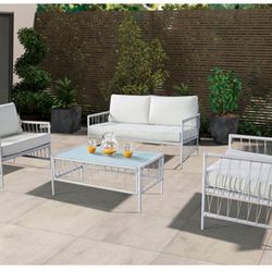 New Outside Patio Set! Includes Free Delivery 🚚!