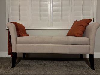Ivory tufted rolled arm bedroom bench