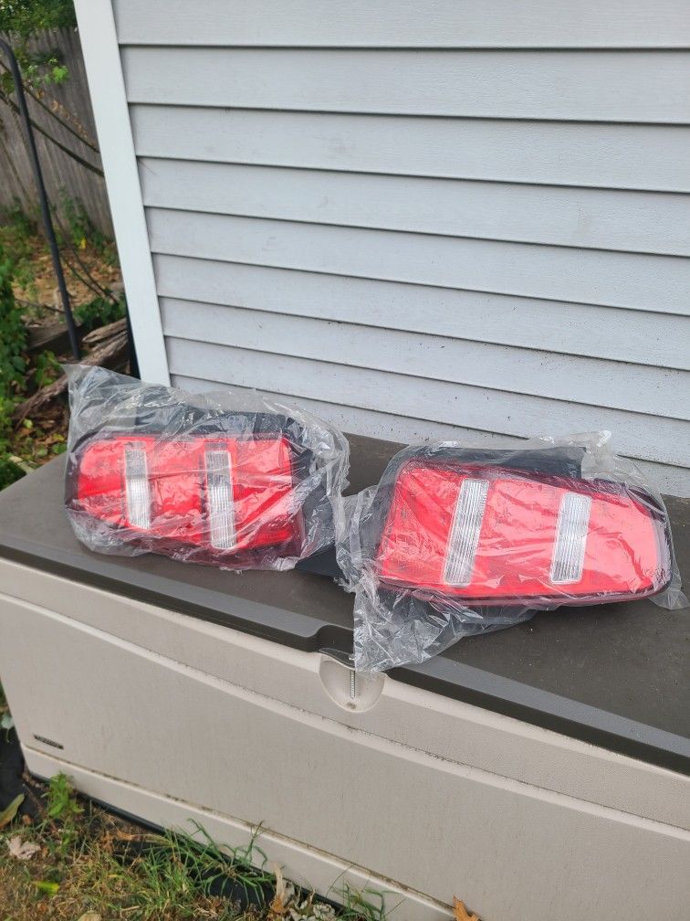 2010-2012 Ford Mustang OEM Taillights
