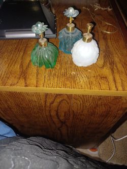 Vintage perfume atomizer,  2 blue 1 whitevintahe