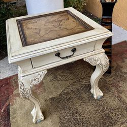 Shabby Chic/French Country Antique Accent Table/End Table