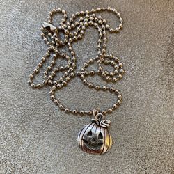 NWOT jack o lantern pumpkin pendant necklace
