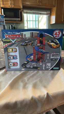 Disney & Pixar Cars Race Playset