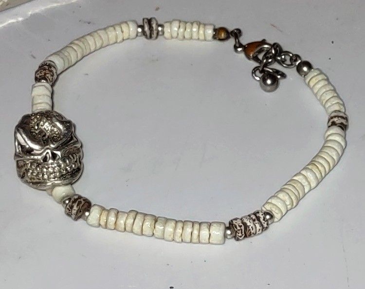 Starlingear Puncher Slickster bead Skull No. 7.5-8 #0617.