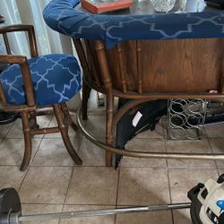 Tiki Antique Bar With Accessories 