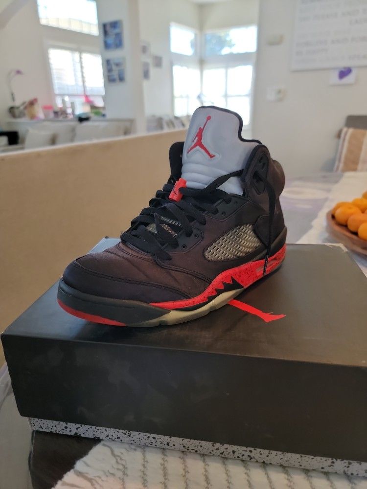 Jordan 5 Retro Satin Bred