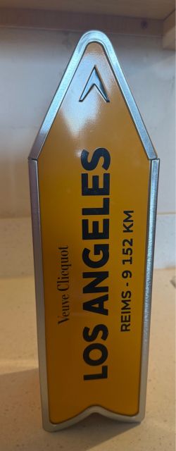 Veuve Clicquot Arrow Tin and Flute - Los Angeles