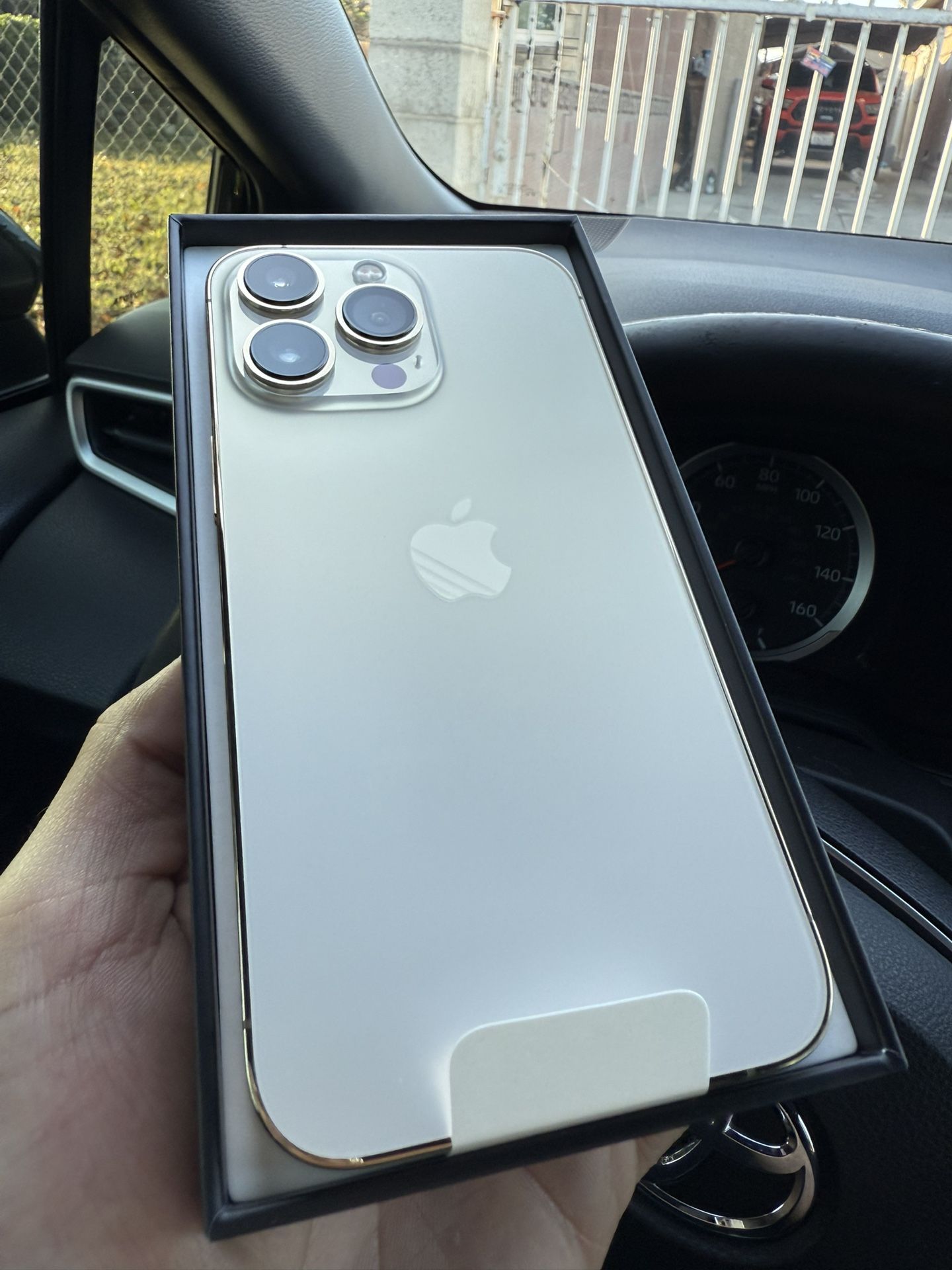 IPHONE 13PRO🔥UNLOCKED ✅GOLDEN