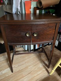 Sewing machine table