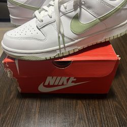 Dunk low honeydew Men’s 9.5 SKU-Dv0831-105