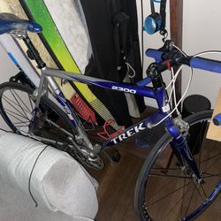 Trek 2300 Road bike 