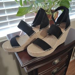 Inc Wedge's Size 6.5