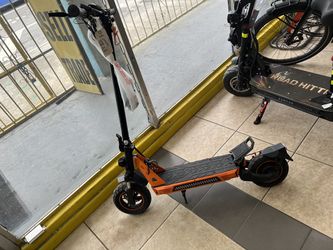 Tofun E3 1000W Electric Scooter - Charger Included