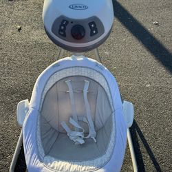 Graco Baby Swing with Music & Multiple Speeds – Works Great
