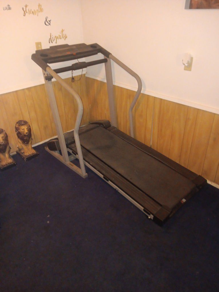 PRO-Form Treadmill EKG2