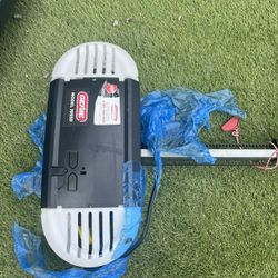 Genie new garage door motor (in Des Moines)