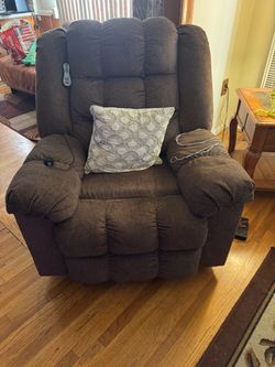 Heating massage recyner