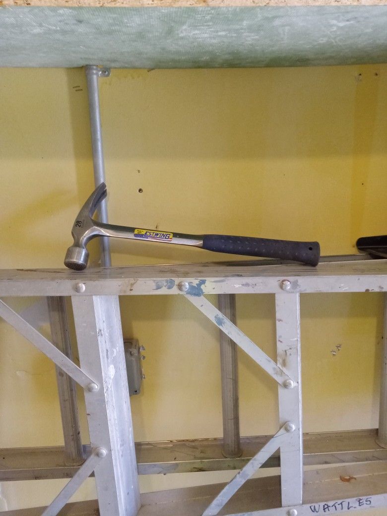 28 Oz Estwing Hammer