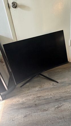 Funai 32" Curved Gaming Monitor (… like new!)