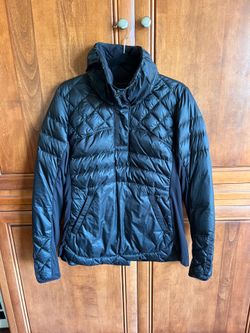 Lululemon down for a run pullover