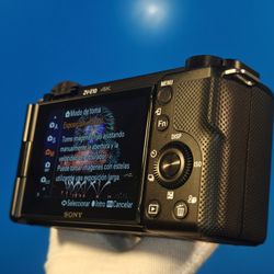 Sony ZV- E10 + Lens PZ 16-50mm OSS Mark 2 + Mem 64 Gb +Box +  Shutter Count 438