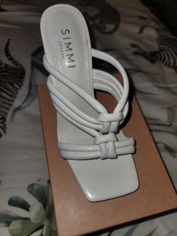 White heel Size 7