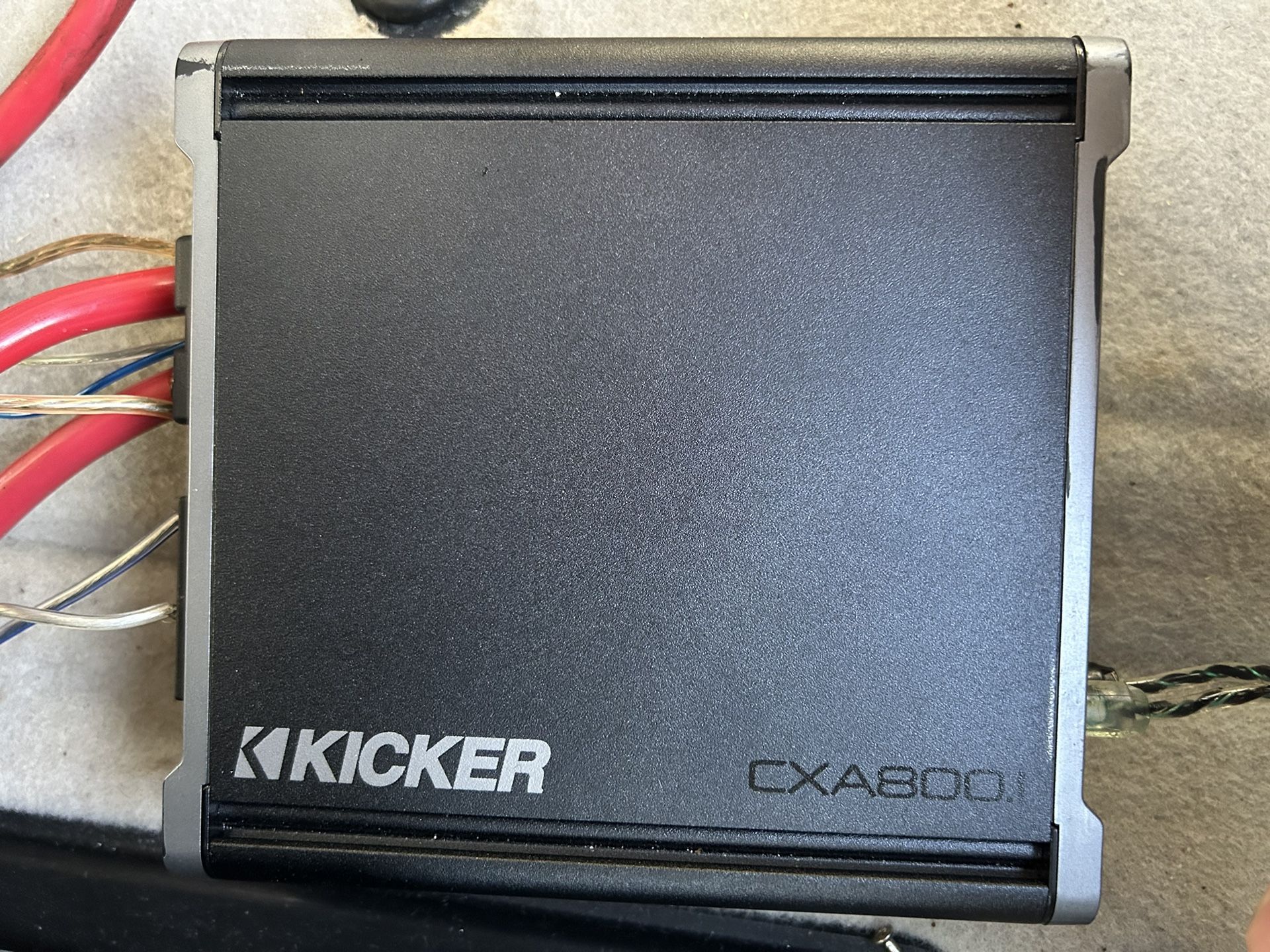 Kicker CXA800.1 amplifier