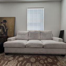 Modern Cream Sofa – Great Condition – Ready to Go! 