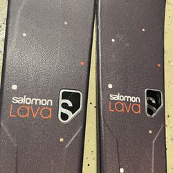Salmon lava Skis With Binders 