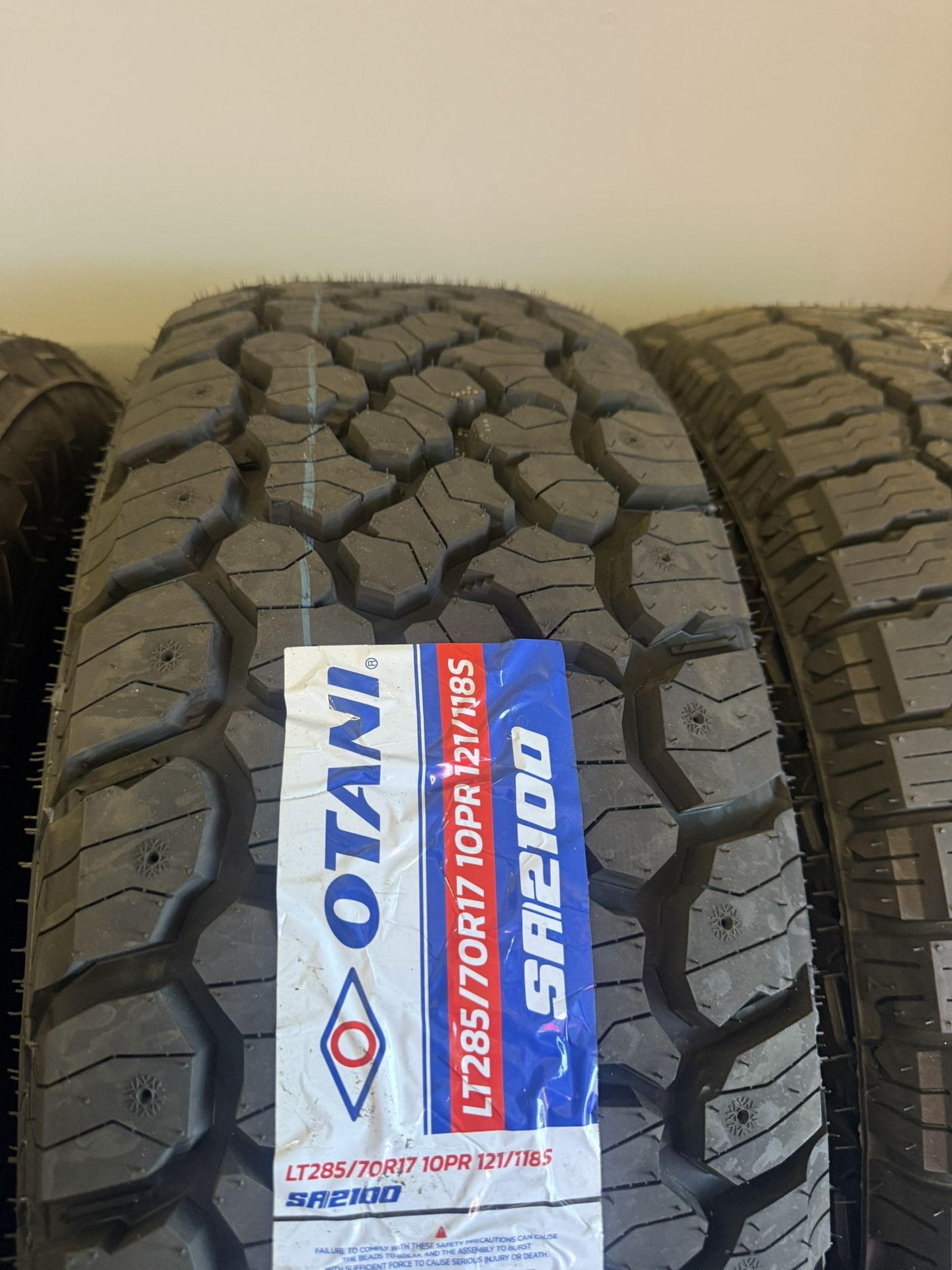 285/70r17 Otani AT Tires New