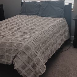 Queen Bedroom Set Wirh Box Springs And Mattress That Has Been Covered since Purchase