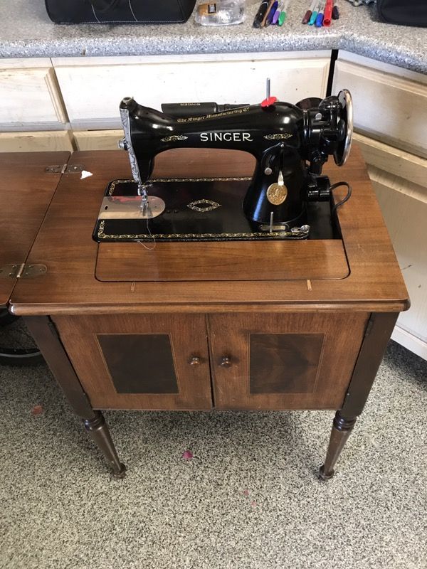 Vintage 1938 SINGER Sewing Machine for Sale in Scottsdale, AZ OfferUp