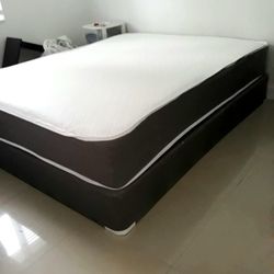 NEW QUEEN-SIZE MATTRESS AND BOX SPRING - 2PC