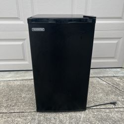 Tramontina Used Black Mini Dorm Refrigerator /freezer 