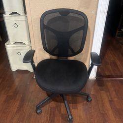 Black Mess Office Chair: Memory Foam Seat: Adjustable Arms