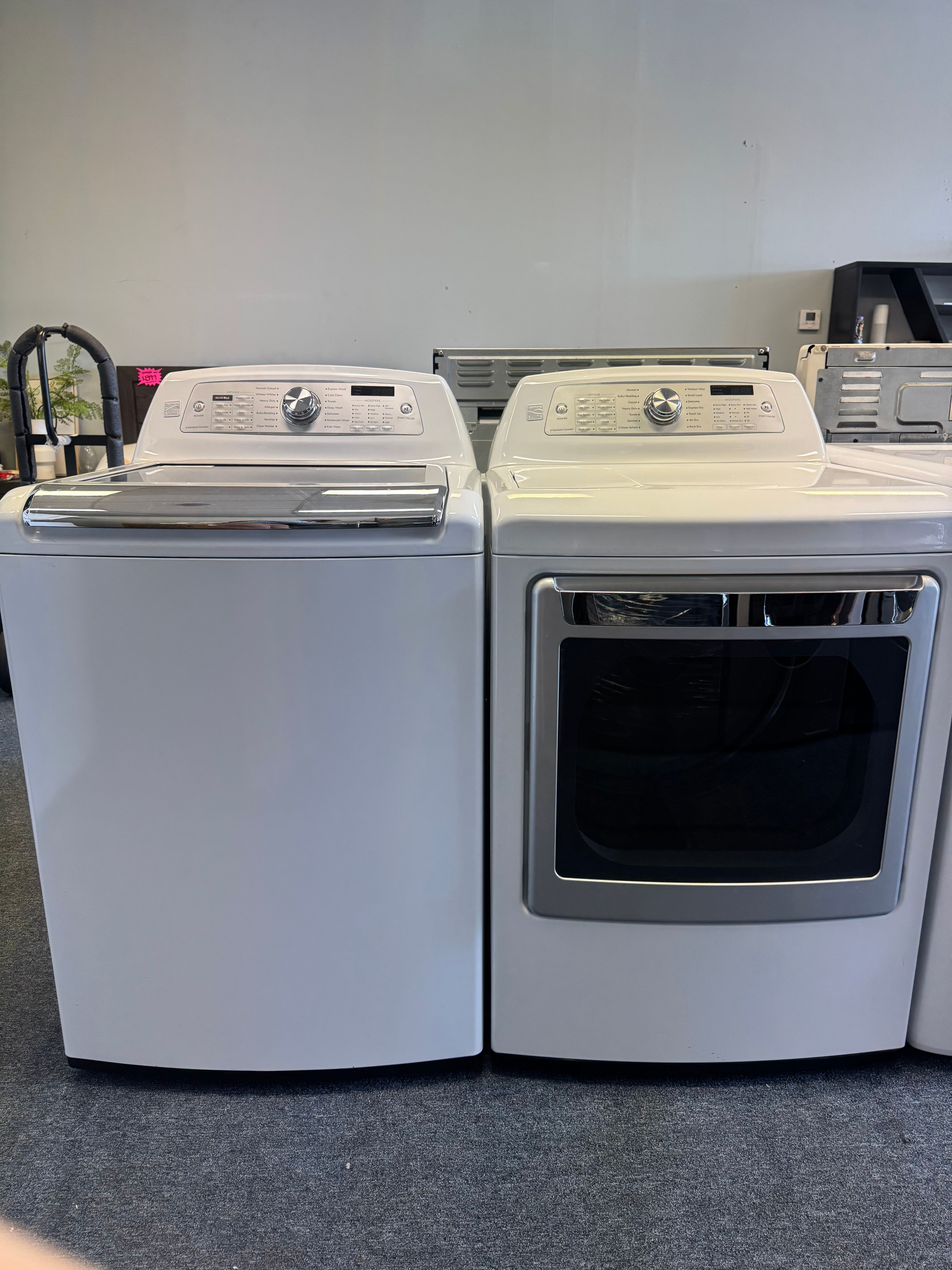 KENMORE WASHER AND DRYER SET// TOP LOAD