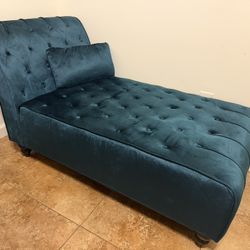 Lounge Couch 