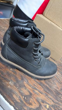 Perry Ellis boys boots size 3