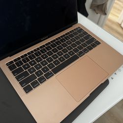MacBook Air 13” (2018) – 8GB RAM – Works Great