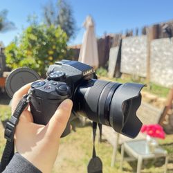 G85 Panasonic LUMIX camera. Barely Used! Great Condition. 