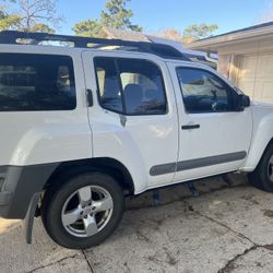 Nissian Xterra White