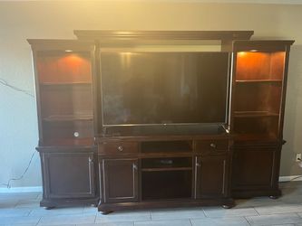 Entertainment center