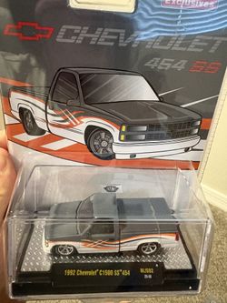 M2 Machines 1992 Chevrolet C1500 SS 454 White with Grey MiJo Exclusive 1/64