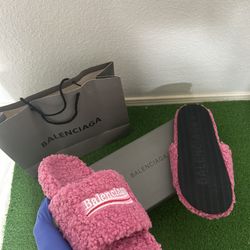 (NEW) Balenciaga Faux Fur Slide Slippers Pink Size 9 Men’s