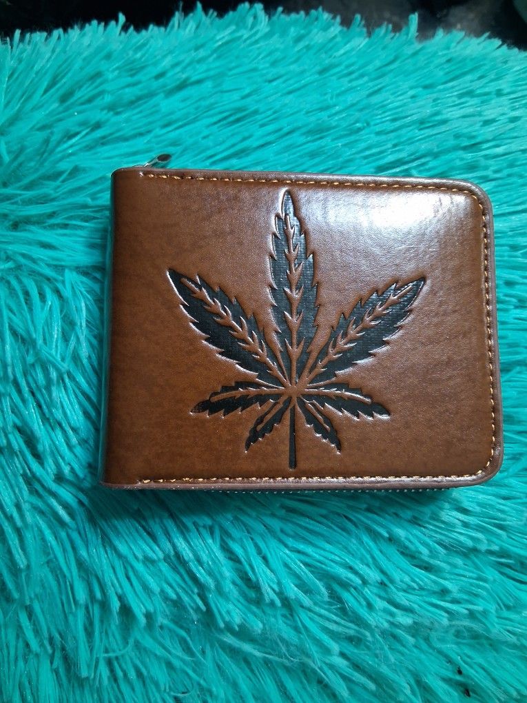 Wallet Leaf Design
