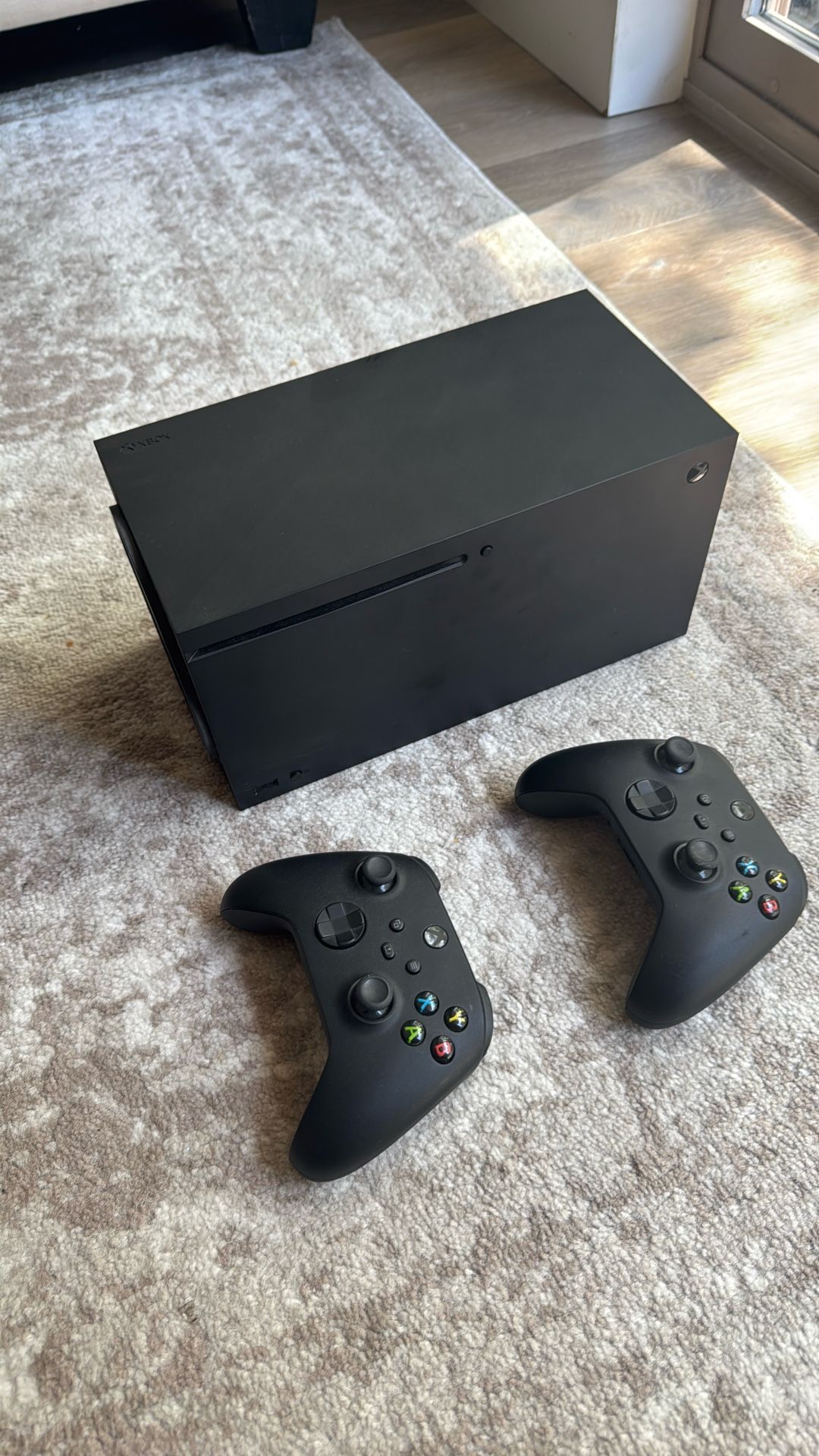 Xbox Series X & 5 Games