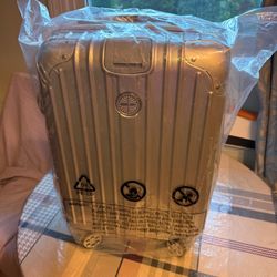Pan Am 20” Carry-On Hardside Spinner Luggage – Brand New