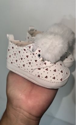 Baby Heart Pattern Pom-Pom Shoes