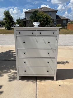 Beautiful Ikea White 6-Drawer Chest Dresser