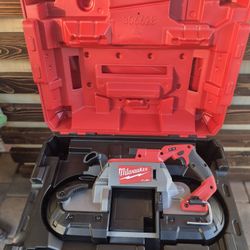 MILWAUKEE  FUEL BAND SAW  18V CORDLESS  WET HER CASE 
